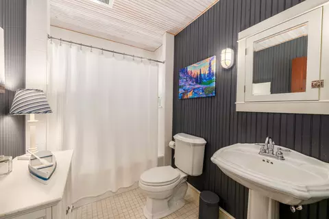 Bath - 6279 Eagle Point Ln, Rhinelander, WI 54501 photo 3 of 5