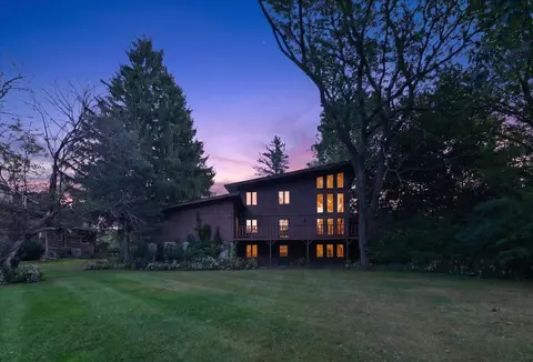 5519 Pheasant Hill Rd, Monona, WI 53716