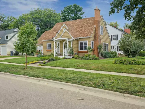 Exterior - 2425 7th St, Monroe, WI 53566 photo 9 of 10
