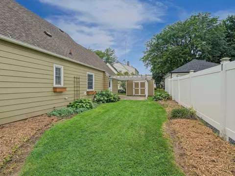 Exterior - 2425 7th St, Monroe, WI 53566 photo 7 of 10