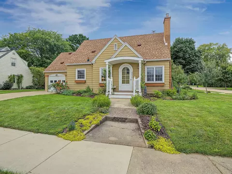 Exterior - 2425 7th St, Monroe, WI 53566 photo 4 of 10