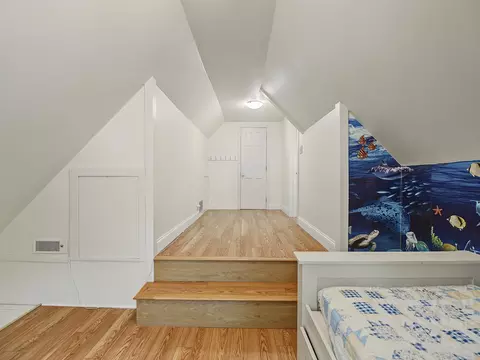 Entry Way - 2425 7th St, Monroe, WI 53566 photo 5 of 7
