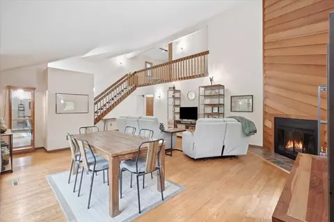 6214 Knollwood Dr, Oregon, WI 53575