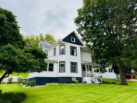 505 Galena St, Darlington, WI 53530
