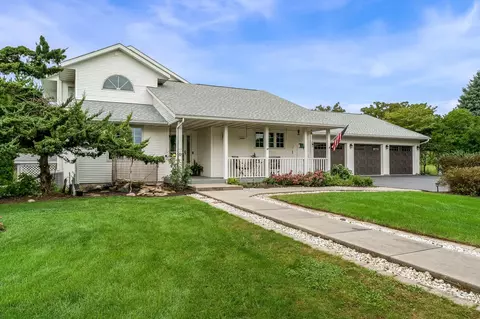 10413 N Harold Dr, Brooklyn, WI 53521