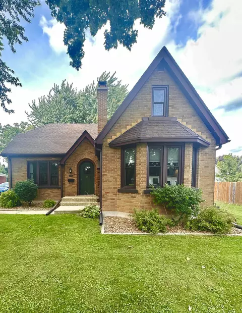 506 N Clark St, Horicon, WI 53032