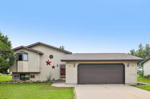 305 W Lafollette St, Pardeeville, WI 53954