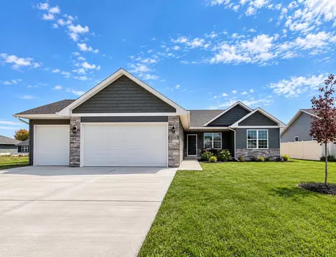 3851 Kestrel Point Dr, Janesville, WI 53548