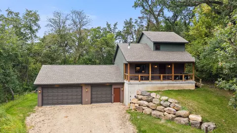 n4709 Saint Lawrence Bluff Road, Poynette, WI 53955