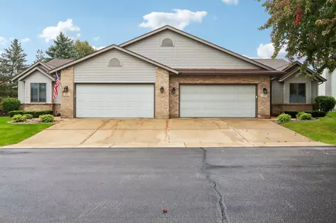 20 Village Homes Dr, Waunakee, WI 53597