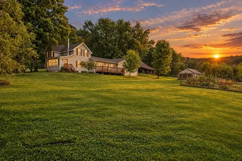 17857 Old County Farm Dr, Richland Center, WI 53581