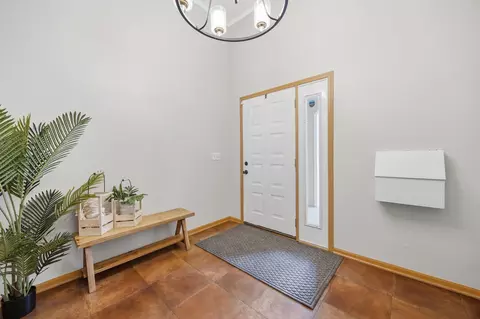 Entry Way - 1509 Hackett St, Beloit, WI 53511 photo 4 of 15