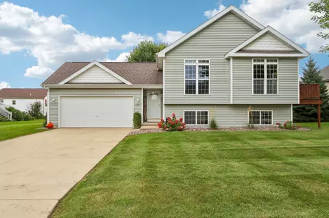 313 Santa Maria Dr, Arlington, WI 53911