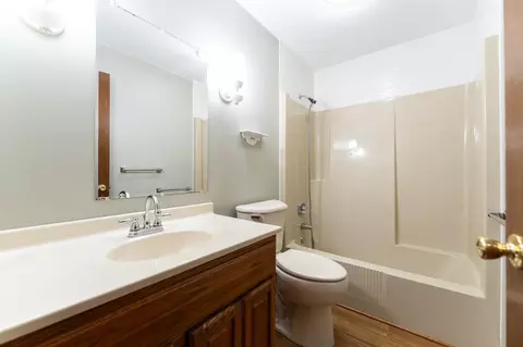Bath - 812 Eggleson St, Tomah, WI 54660 photo 2 of 4