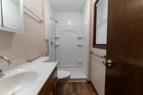 Bath - 812 Eggleson St, Tomah, WI 54660 photo 3 of 4