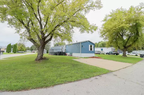 5101 Whippoorwill Ln, La Crosse, WI 54601