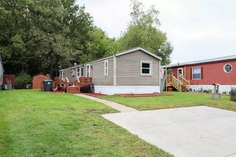 5322 Sandpiper Ln, La Crosse, WI 54601