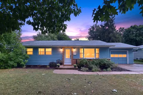 6628 Hubbard Ave, Middleton, WI 53562