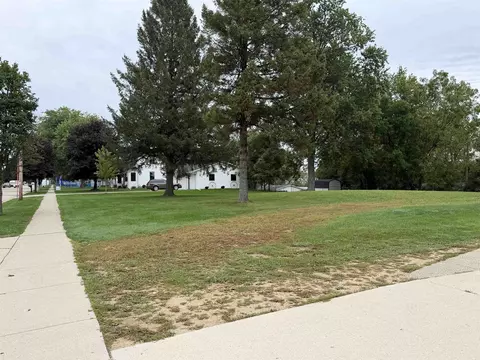 533 N Main St, Fall River, WI 53932 photo 9