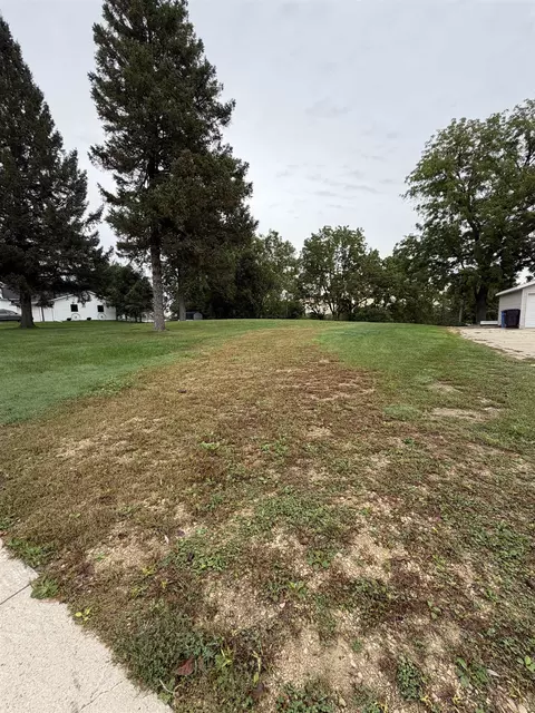 533 N Main St, Fall River, WI 53932 photo 11