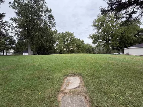 533 N Main St, Fall River, WI 53932 photo 3