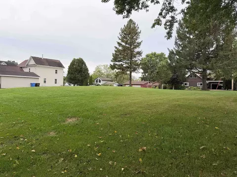 533 N Main St, Fall River, WI 53932 photo 27