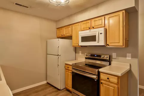 Kitchen - 2307 Turnberry Ct, Beloit, WI 53511 photo 3 of 4