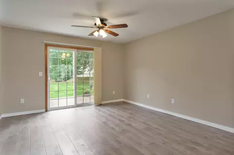 Living - 2307 Turnberry Ct, Beloit, WI 53511 photo 4 of 7