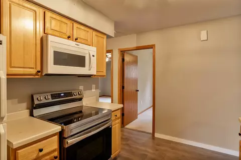 Entry Way - 2307 Turnberry Ct, Beloit, WI 53511 photo 1 of 2