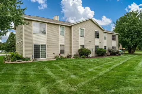 Exterior - 2307 Turnberry Ct, Beloit, WI 53511 photo 4 of 5