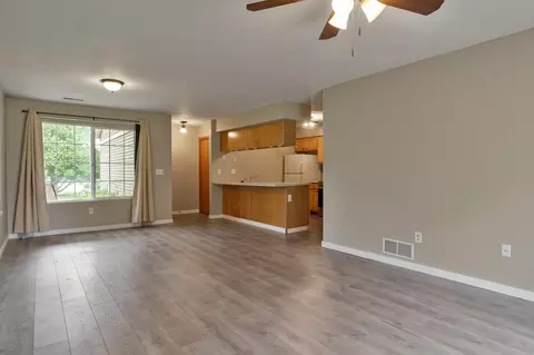 Living - 2307 Turnberry Ct, Beloit, WI 53511 photo 6 of 7
