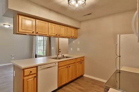 Kitchen - 2307 Turnberry Ct, Beloit, WI 53511 photo 4 of 4