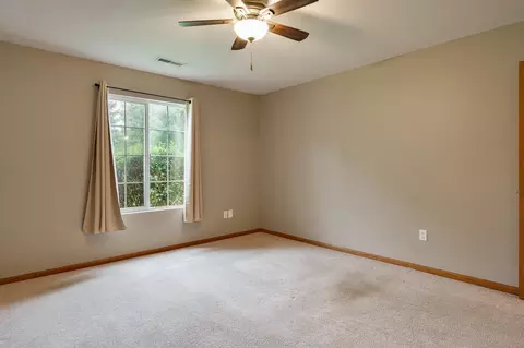 Bedroom - 2307 Turnberry Ct, Beloit, WI 53511 photo 4 of 5