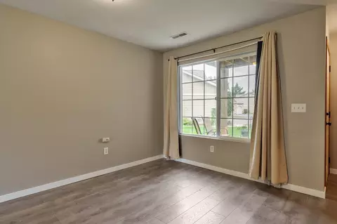 Living - 2307 Turnberry Ct, Beloit, WI 53511 photo 7 of 7