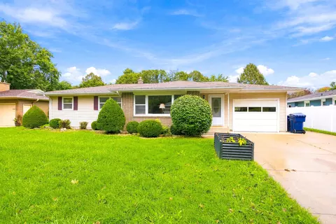 1010 N Lexington Dr, Janesville, WI 53545