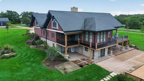 4025 S Bernstein Rd, Orfordville, WI 53576