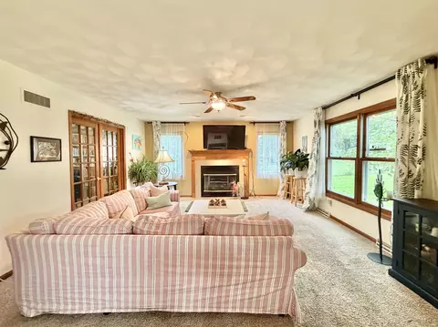Living - 711 E Azalea Ter, Beloit, WI 53511 photo 1 of 5