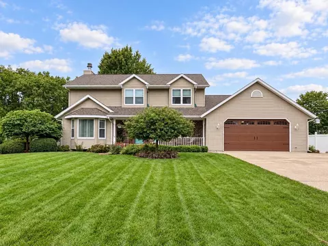 Exterior - 711 E Azalea Ter, Beloit, WI 53511 photo 1 of 7