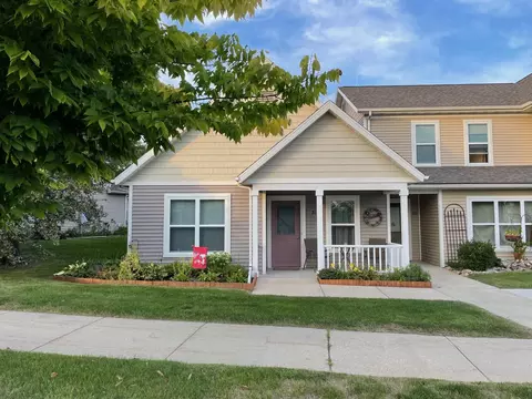 211 S Musket Ridge Dr #211, Sun Prairie, WI 53590