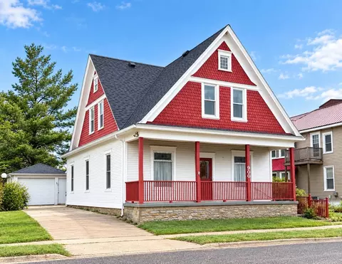 900 W Dodgeville St, Highland, WI 53543