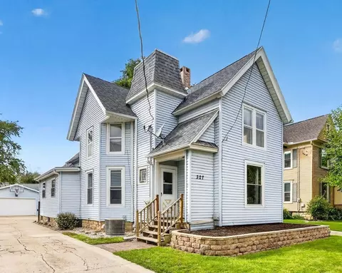 327 N Terrace St, Janesville, WI 53548