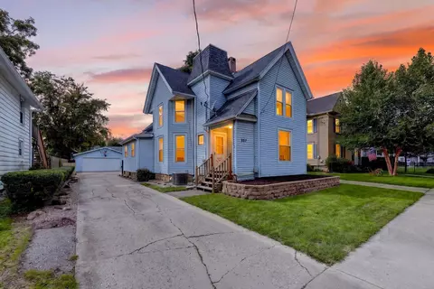327 N Terrace St, Janesville, WI 53548