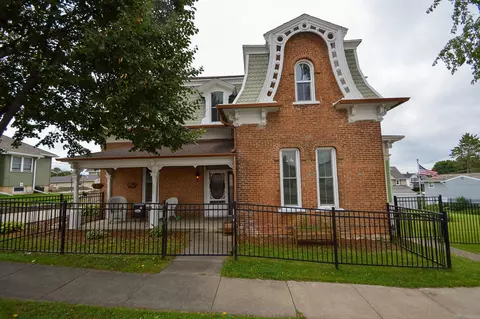 229 N Monroe St, Lancaster, WI 53813