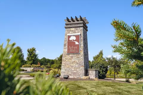 2839 Oakridge Bnd, Janesville, WI 53548