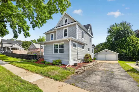407 S Lincoln Ave, Beaver Dam, WI 53916