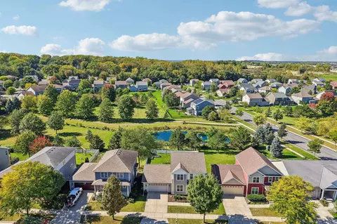 4610 Secret Garden Dr, Mcfarland, WI 53558