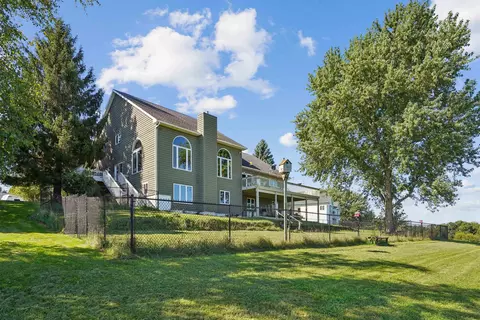Exterior - 211 Eagle Dr, Mcgregor, IA 52157 photo 7 of 10