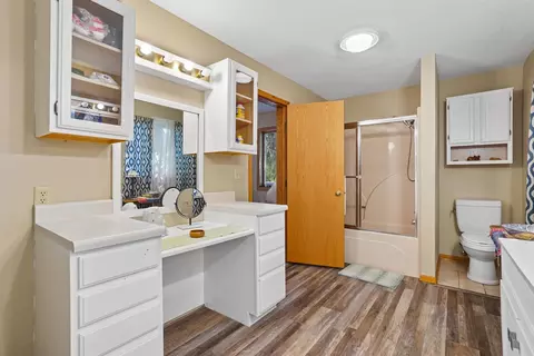 Bath - 211 Eagle Dr, Mcgregor, IA 52157 photo 1 of 4