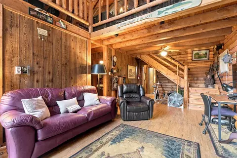Living - 373 Fish Ct, Oxford, WI 53952 photo 4 of 4