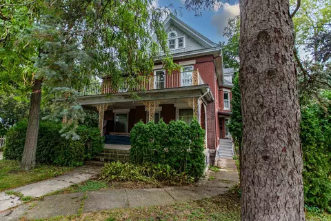 385 N 2nd St, Platteville, WI 53818